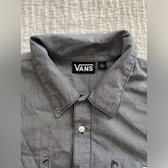 Like new! Vans Short Sleeve Striped Button Down Shirt Men’s Size Large - Picture 4 of 8
